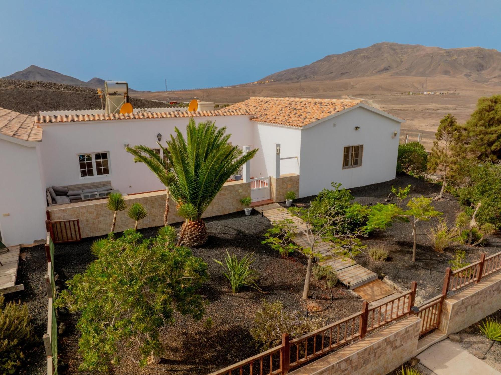 Casa Amaya - Spacious House With Pool, Large Garden, Bbq, 2 Terraces, And Ideal Location El Charco  Ngoại thất bức ảnh